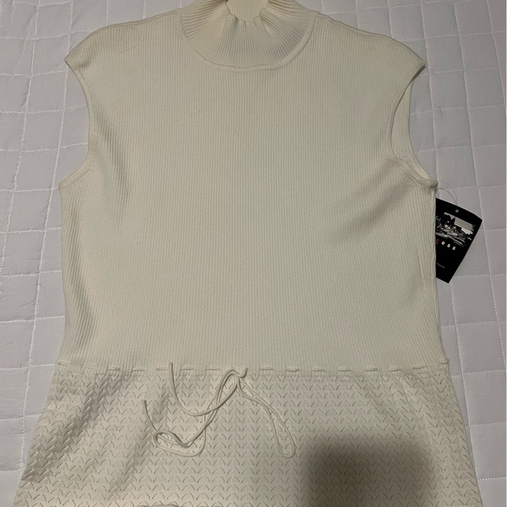 Women’s cream pullover Sleeveless Axcess by Liz Claiborne size large